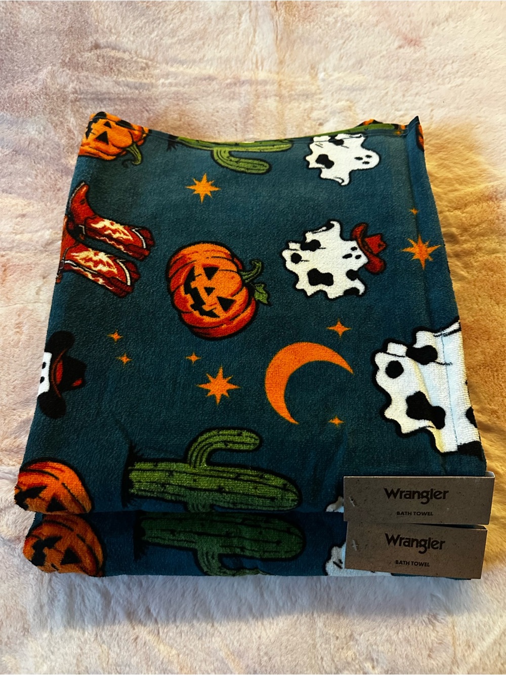 Set of 2 Bath Towels - Cowboy Ghost Pumpkin NWT